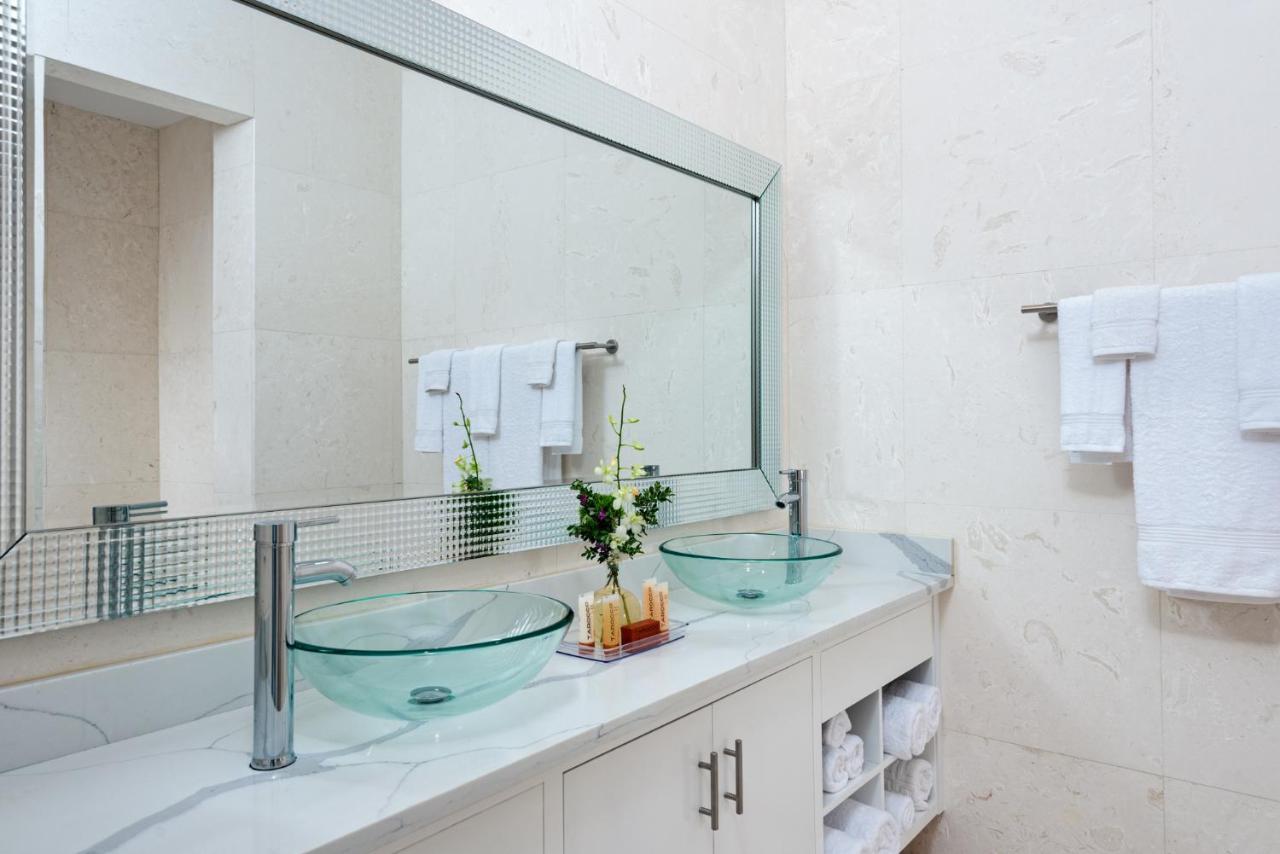 Zenza Boutique Hotel Turtle Cove エクステリア 写真